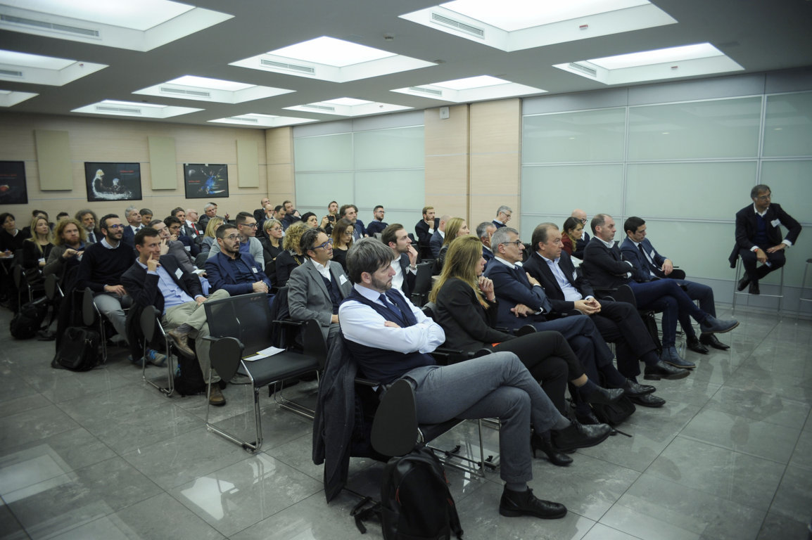 15699272395d9330472ac646.92100337 SLF201118Sala 1